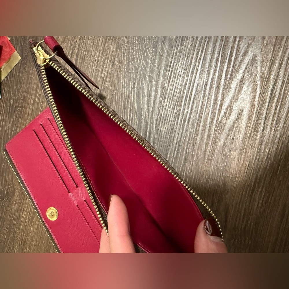 Louis Vuitton Monogram Wallet - Picture 4 of 7